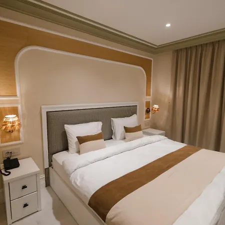 Mono Life Hotel *